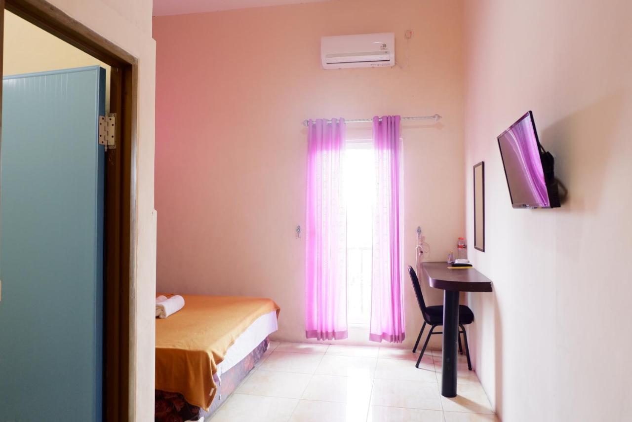 Olive Guest House Bumi Mas Raya Banjarmasin  Exterior photo